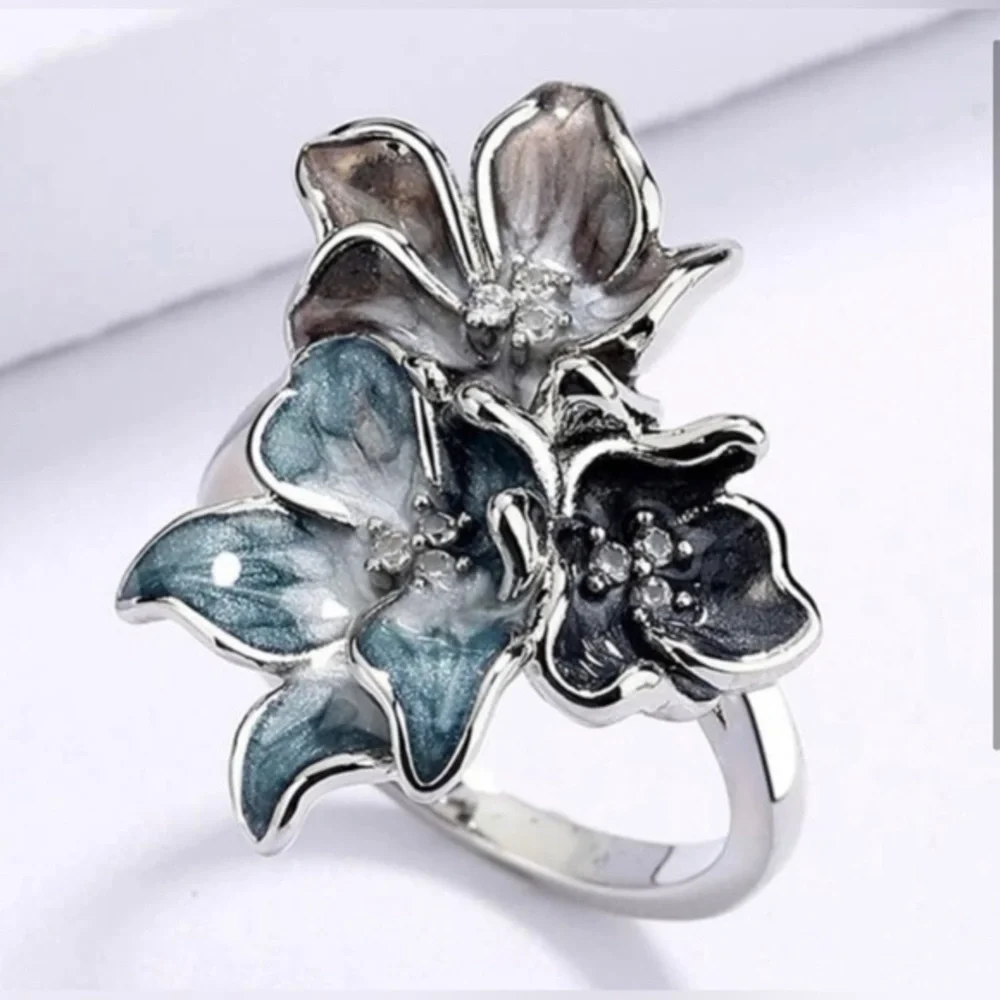🆕 Cubic Zirconia Blue and Black Silver Flower Ring